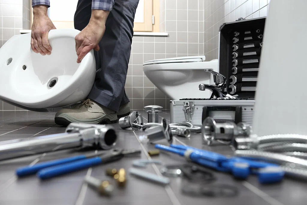 Professional bathroom plumbing repair in Paramount